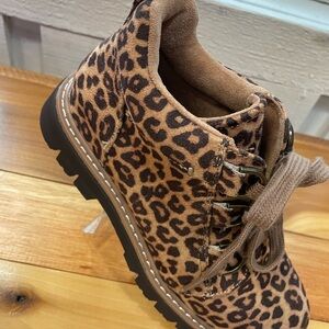 NIB Hey Girl
Campfire
 Leopard Print Womens Ankle Boot